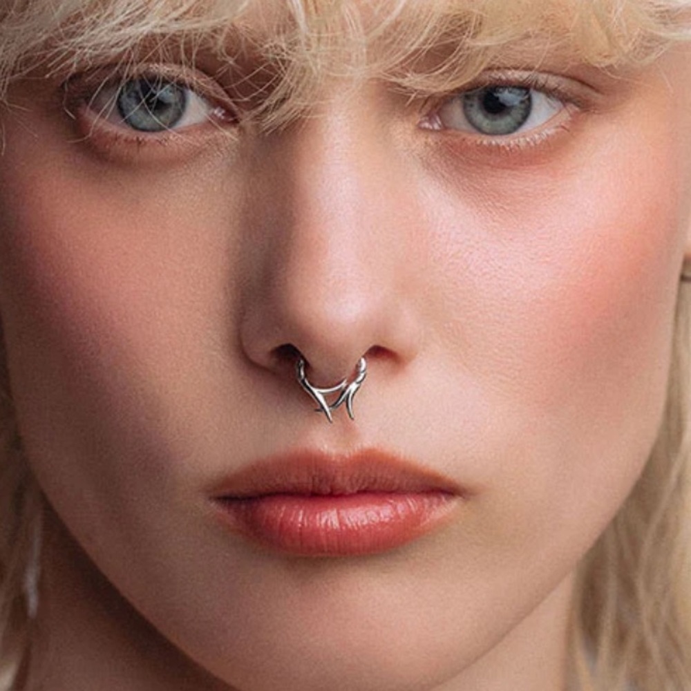 ABANDON. Intertwined Roots Septum Clicker Ring - Silver
